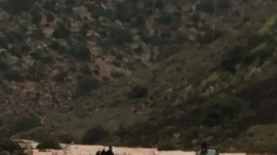 רכבים שנסחפו בנחל חילזון ליד כרמיאל, פעולות לחילוץ לכודים
