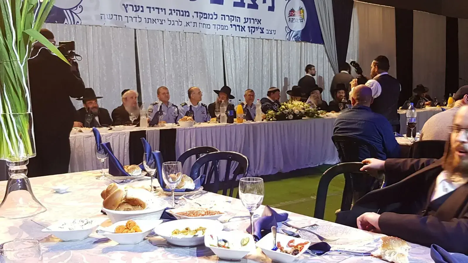 אירוע פרידה מיוחד למפקד משטרת מחוז תל אביב היוצא ניצב משה (צי'קו) אדרי בבני ברק 28 בינואר 2018 אירוע פרידה מיוחד למפקד משטרת מחוז תל אביב היוצא ניצב משה (צי'קו) אדרי בבני ברק 28 בינואר 2018