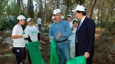 מבצע יום ניקיון בינלאומי (צילום: קרן קיימת לישראל)