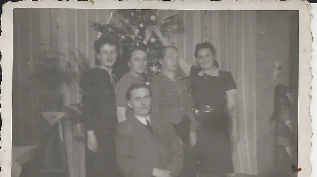 אירנה טלמון, חג המולד, פולין, 1942 אירנה טלמון, חג המולד, פולין, 1942