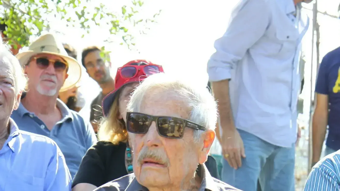 חיים גורי בהלוויה של חיים חפר, 20 ספטמבר 2012