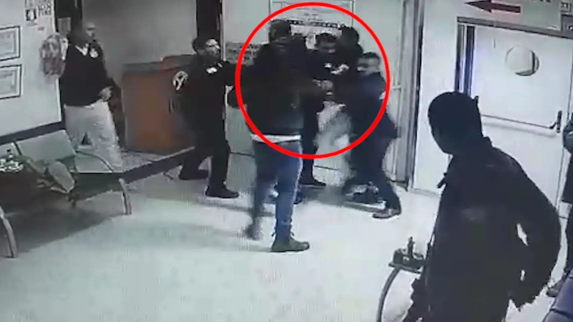 תיעוד תקיפת אנשי צוות רפואי בבית החולים העמק בעפולה, 31 בינואר 2018 תיעוד תקיפת אנשי צוות רפואי בבית החולים העמק בעפולה, 31 בינואר 2018