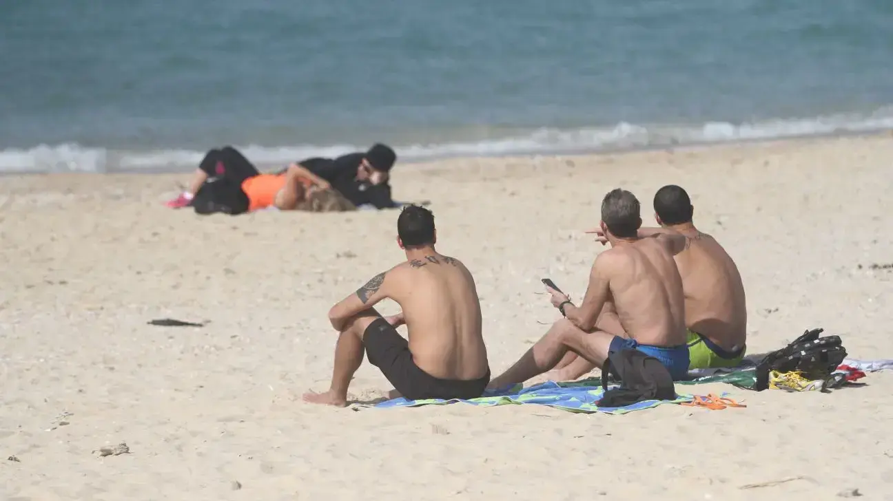 מזג אוויר שמשי בחוף שדות ים, ליד קיסריה. 3 בפברואר 2018 מזג אוויר שמשי בחוף שדות ים, ליד קיסריה. 3 בפברואר 2018
