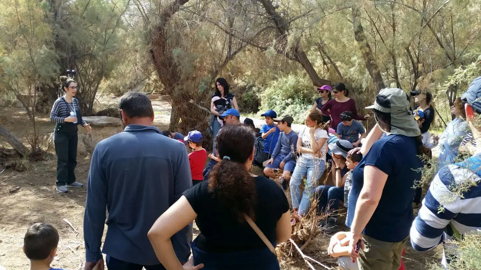 מטיילים בשמורת עינות צוקים שליד ים המלח. 3 בפברואר 2018 מטיילים בשמורת עינות צוקים שליד ים המלח. 3 בפברואר 2018