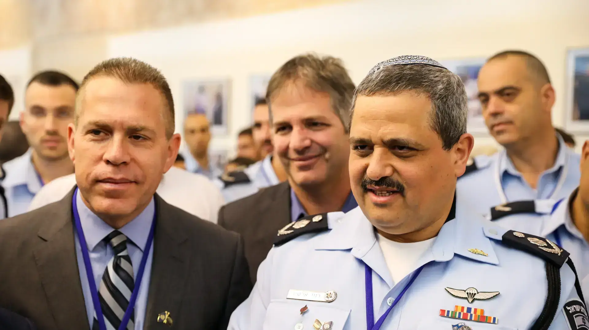 מפכ"ל המשטרה רוני אלשיך במהלך יום ההצדעה למשטרת ישראל, בנוכחות ארדן ואלשיך, כנסת ישראל 5 פברואר 2018 מפכ"ל המשטרה רוני אלשיך במהלך יום ההצדעה למשטרת ישראל, בנוכחות ארדן ואלשיך, כנסת ישראל 5 פברואר 2018