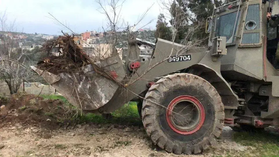 פינוי הריסות המבנה בו הסתתר המחבל אחמד נאצר ג'ראר, תושב ג'נין, פעיל מרכזי בתשתית הטרור האחראית לפיגוע הירי סמוך לחוות גלעד בתאריך 09/01/2018, בו נרצח הרב רזיאל שבח ז"ל פינוי הריסות המבנה בו הסתתר המחבל אחמד נאצר ג'ראר, תושב ג'נין, פעיל מרכזי בתשתית הטרור האחראית לפיגוע הירי סמוך לחוות גלעד בתאריך 09/01/2018, בו נרצח הרב רזיאל שבח ז"ל