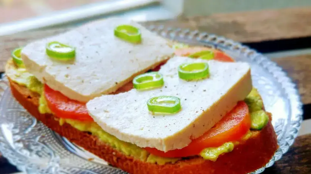 סנדוויץ' טופו סנדוויץ' טופו