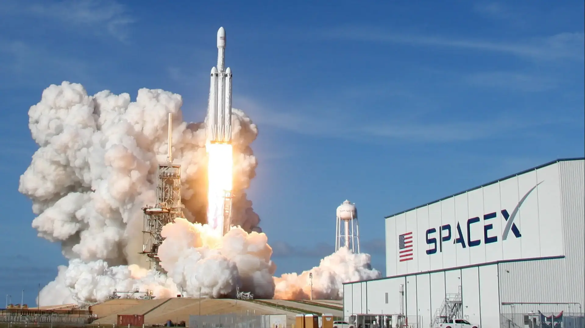 שיגור טיל Falcon Heavy של חברת  Space X - 
 6 בפברואר 2018