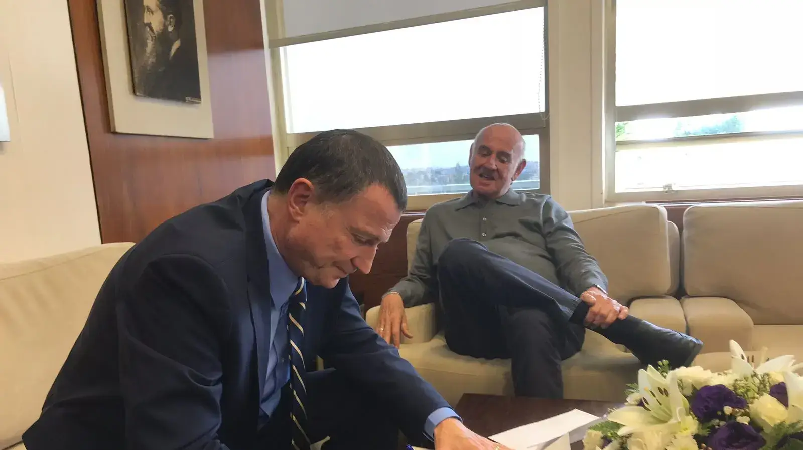 חבר הכנסת יעקב פרי, יש עתיד חותם על מכתב התפטרותו, 7 בפברואר 2018