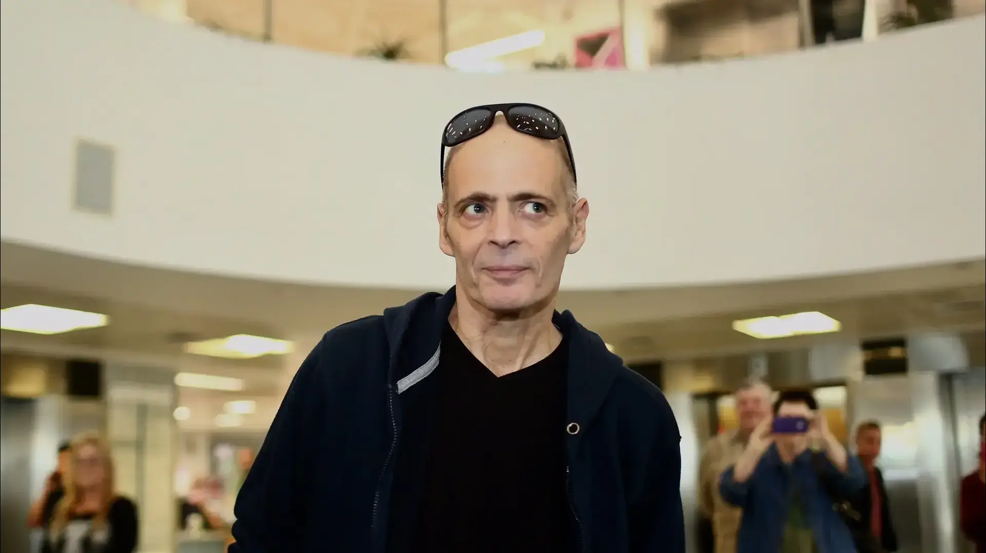 הזמר אדם משתחרר מבית החולים איכילוב הזמר אדם משתחרר מבית החולים איכילוב