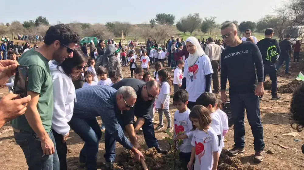 ילדי שיבלי וכפר תבור נוטעים עצים ושכנות טובה