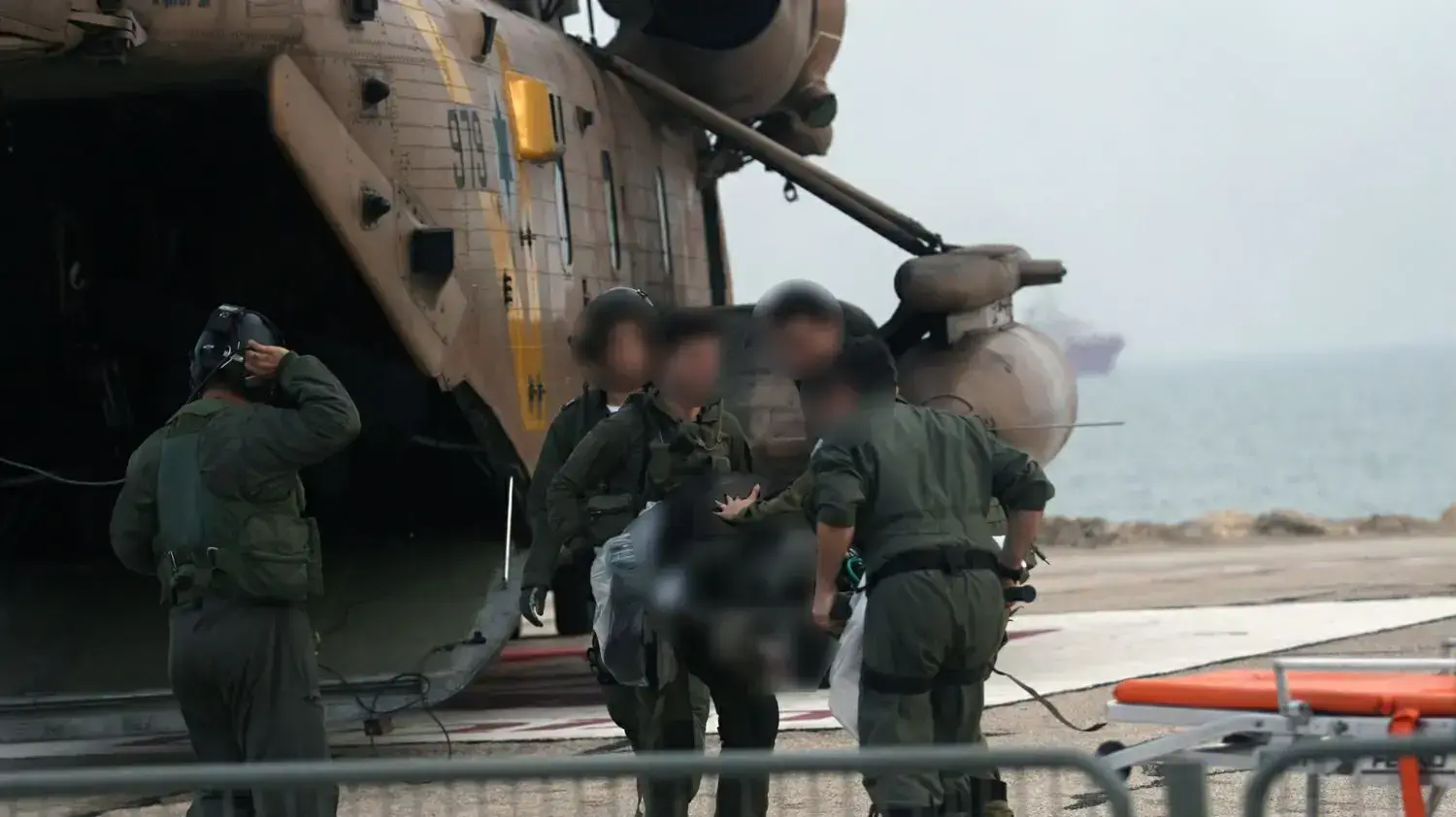 הגעת שני הטייסים שנטשו את מטוסם במהלך התקיפות בסוריה, לבית החולים רמבם, 10 בפברואר 2018 הגעת שני הטייסים שנטשו את מטוסם במהלך התקיפות בסוריה, לבית החולים רמבם, 10 בפברואר 2018