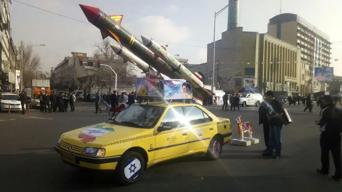 טילים המוצגים בעצרת לציון יום השנה למהפכה האסלאמית באיראן, 11 בפברואר 2018 טילים המוצגים בעצרת לציון יום השנה למהפכה האסלאמית באיראן, 11 בפברואר 2018