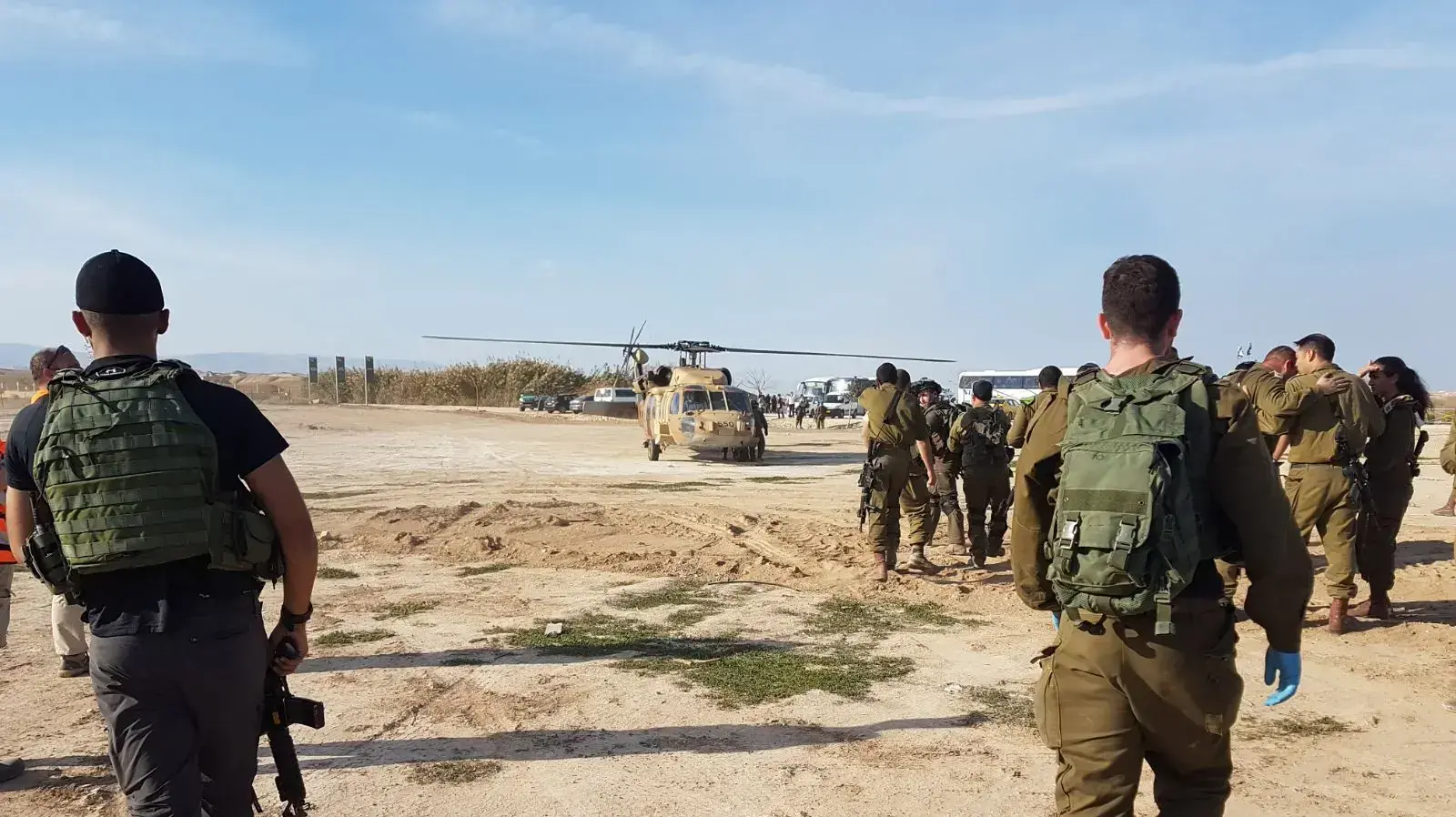 רכב צבאי עלה על מוקש שהתפוצץ בקאסר אל-יהוד 14 בפברואר 2018 רכב צבאי עלה על מוקש שהתפוצץ בקאסר אל-יהוד 14 בפברואר 2018