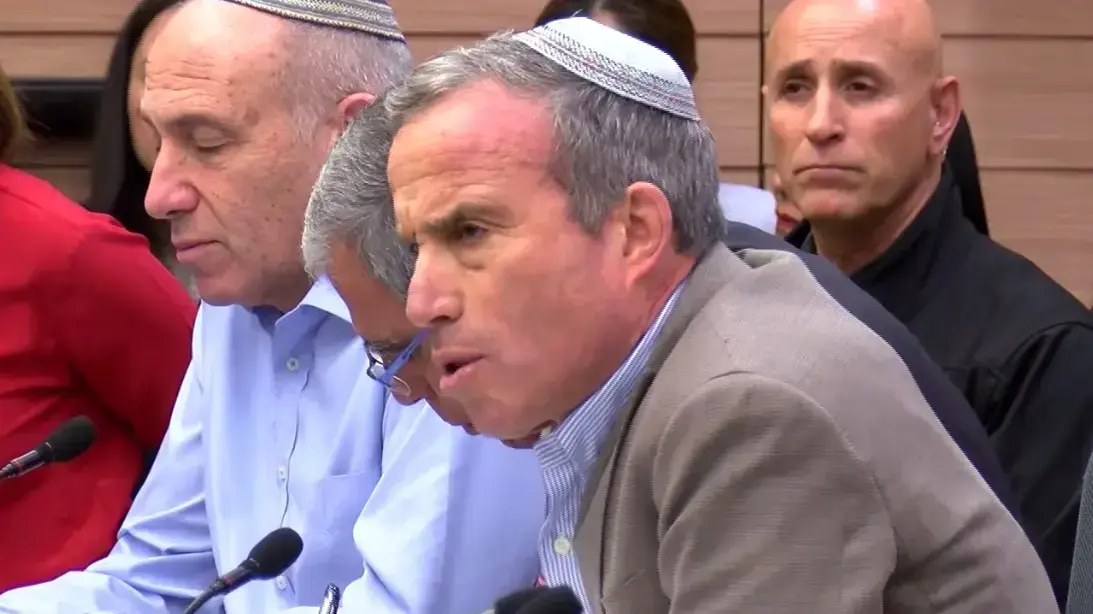 ח"כ אלעזר שטרן בדיון בוועדת הפנים בהשתתפות המפכ"ל רוני אלשיך, 20 בפברואר 2018 ח"כ אלעזר שטרן בדיון בוועדת הפנים בהשתתפות המפכ"ל רוני אלשיך, 20 בפברואר 2018