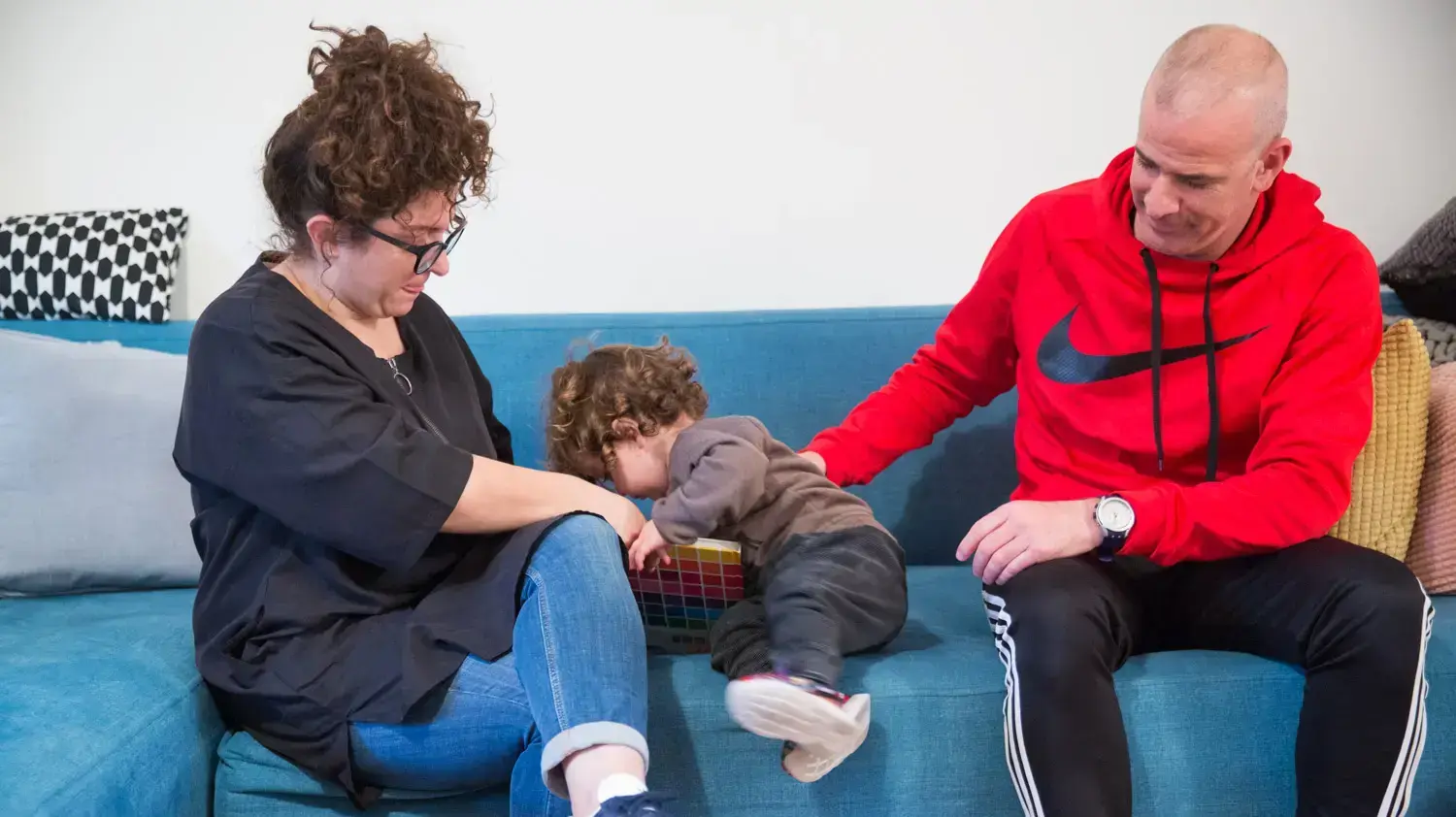 אדיר זריהן, חירש ואילם שמנהל קבוצת כדורסל לחירשים, עם אשתו אדיר זריהן, חירש ואילם שמנהל קבוצת כדורסל לחירשים, עם אשתו