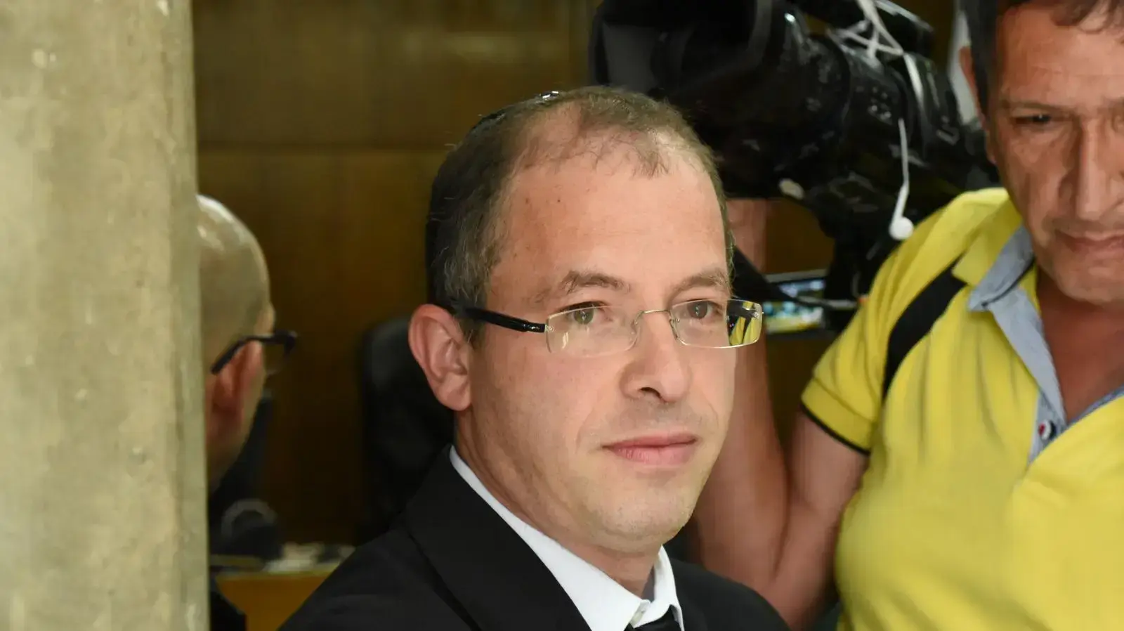 ירון קוסטליץ' סניגורו של ניר חפץ בדיון הארכת מעצרו, בית משפט השלום ת"א, 22 בפברואר 2018 ירון קוסטליץ' סניגורו של ניר חפץ בדיון הארכת מעצרו, בית משפט השלום ת"א, 22 בפברואר 2018