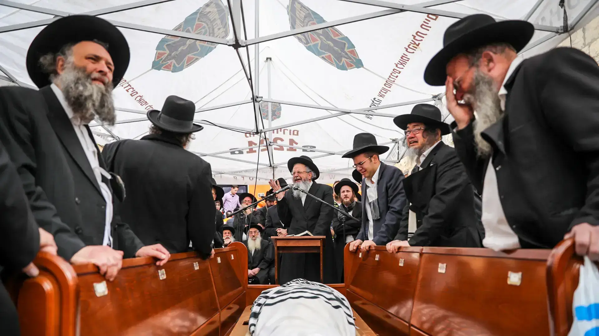 לפני הלוויתו הרב שמואל אוירבך, מנהיג הפלג הירושלמי 25 בפברואר 2018 לפני הלוויתו הרב שמואל אוירבך, מנהיג הפלג הירושלמי 25 בפברואר 2018