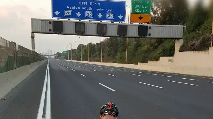 האצן אבי דה-פילוסוף שהפך נכה וחולם להשתתף באולימפיאדת הנכים האצן אבי דה-פילוסוף שהפך נכה וחולם להשתתף באולימפיאדת הנכים