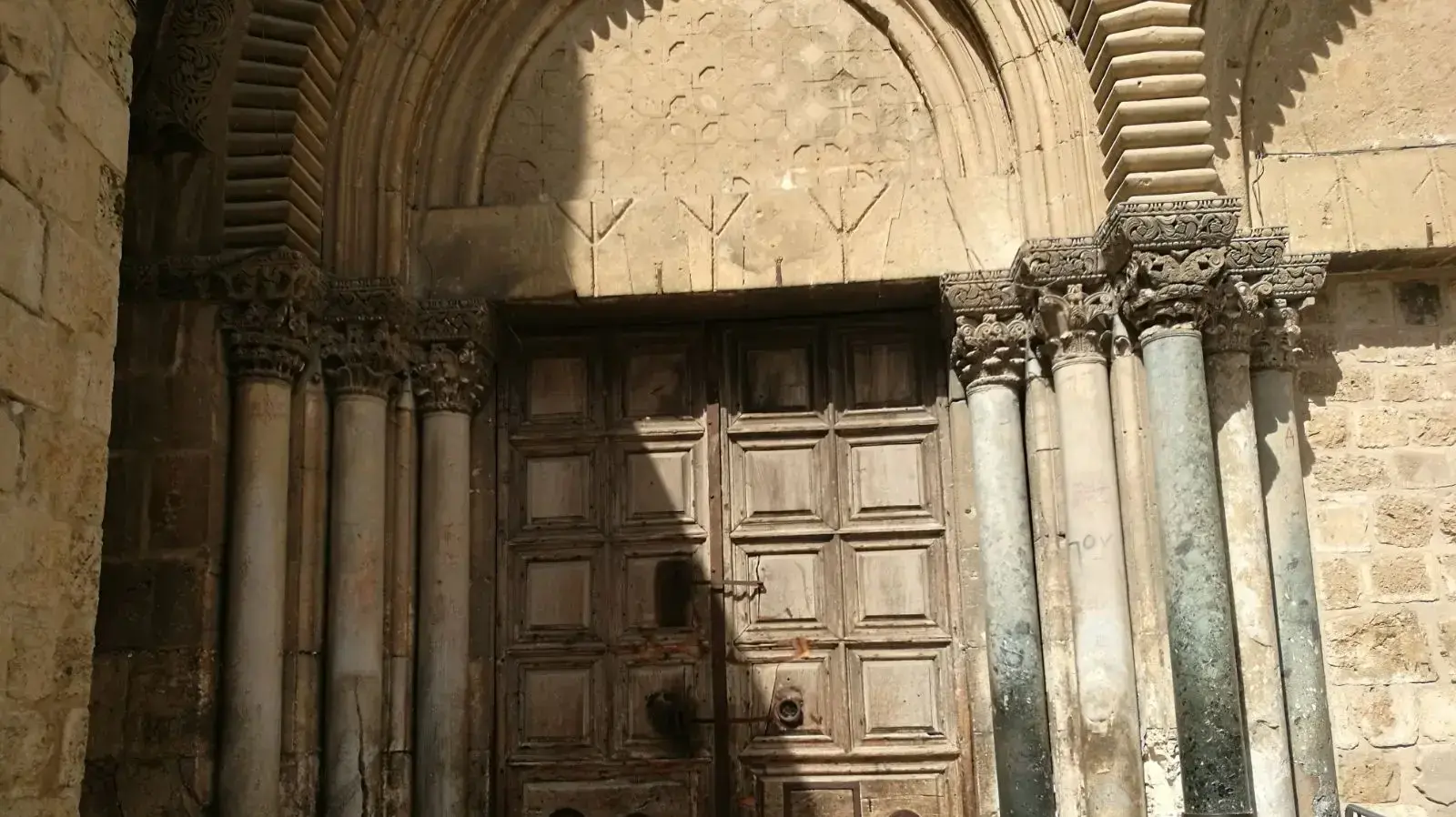 סגירת כנסיית הקבר בירושלים סגירת כנסיית הקבר בירושלים