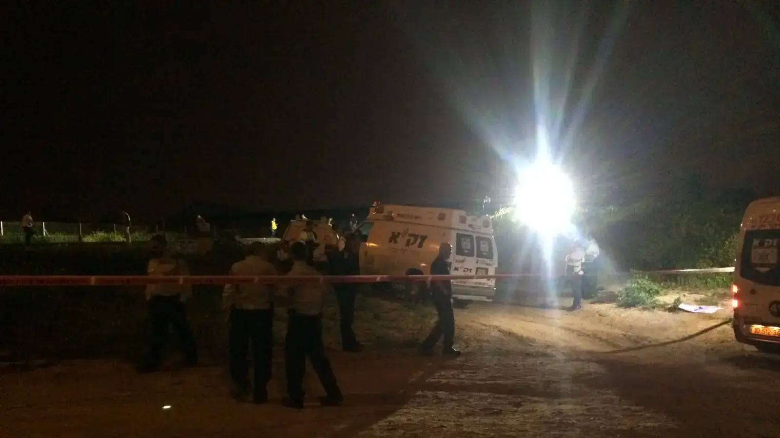 חשד לרצח והתאבדות בשרון: בן 3 נמצא מת, אביו נפגע מרכבת, תחנת בית יהושע, 26 בפברואר 2018 חשד לרצח והתאבדות בשרון: בן 3 נמצא מת, אביו נפגע מרכבת, תחנת בית יהושע, 26 בפברואר 2018