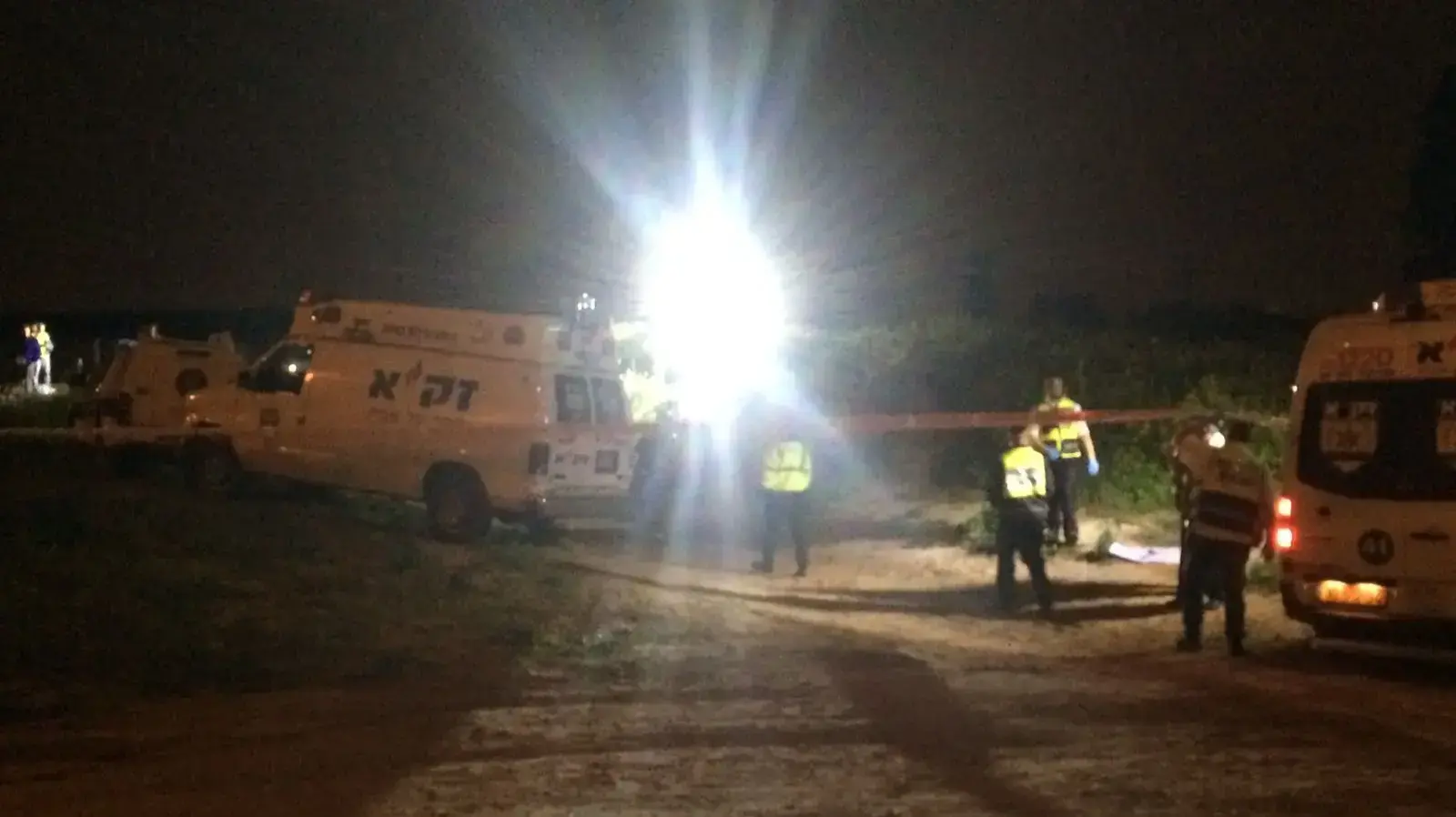 חשד לרצח והתאבדות בשרון: בן 3 נמצא מת, אביו נפגע מרכבת, תחנת בית יהושע, 26 בפברואר 2018 חשד לרצח והתאבדות בשרון: בן 3 נמצא מת, אביו נפגע מרכבת, תחנת בית יהושע, 26 בפברואר 2018