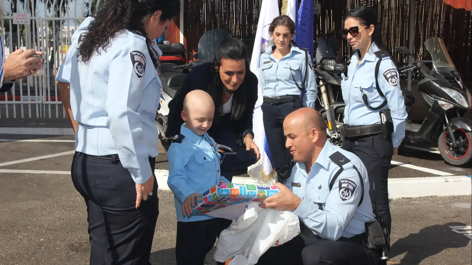 הגשמת חלום לאלייה בן ה-5 החולה בסרטן להיות שוטר תנועה, 27 בפברואר 2018