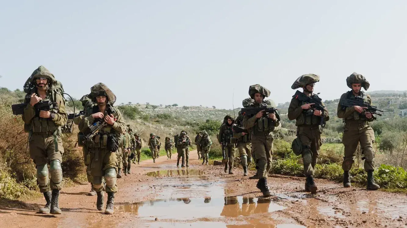 אילוסטרציה המדמה את "מגן גדעון", הגנה אפקטיבית לכוחות המתמרנים. אילוסטרציה המדמה את "מגן גדעון", הגנה אפקטיבית לכוחות המתמרנים.