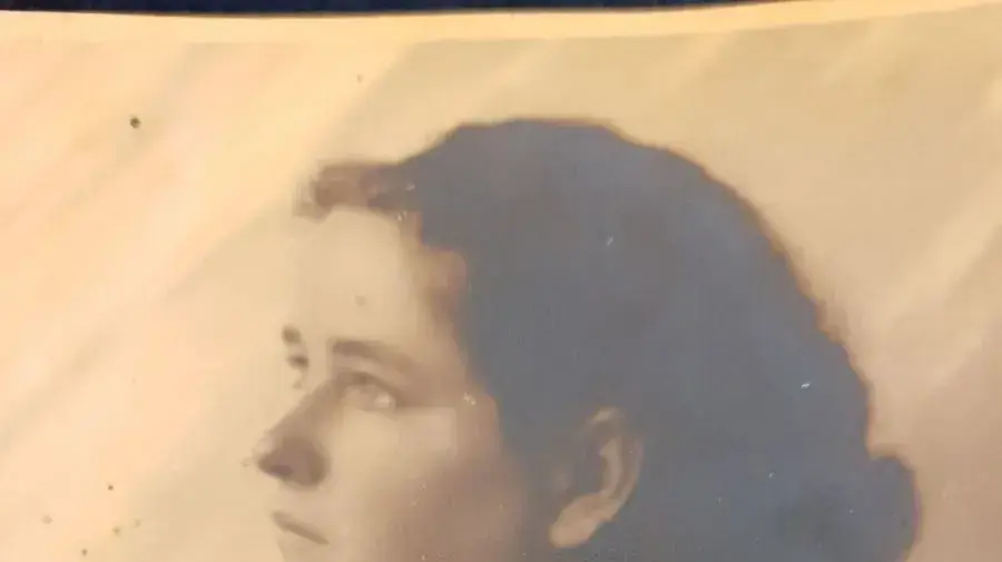 שפרה לוי בגיל 17 שפרה לוי בגיל 17