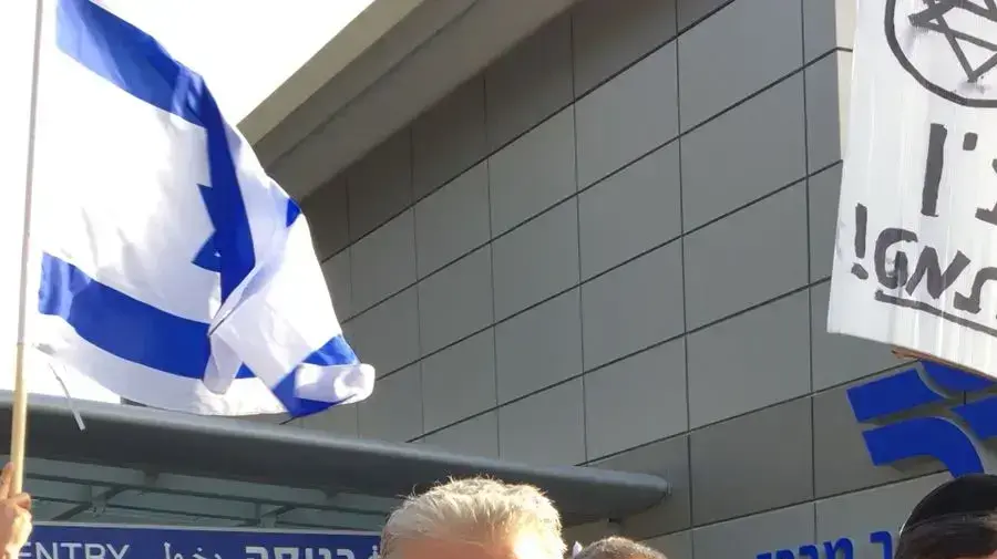 ח"כ יאיר לפיד ברכבת מרכז ב-4.3.18 ח"כ יאיר לפיד ברכבת מרכז ב-4.3.18