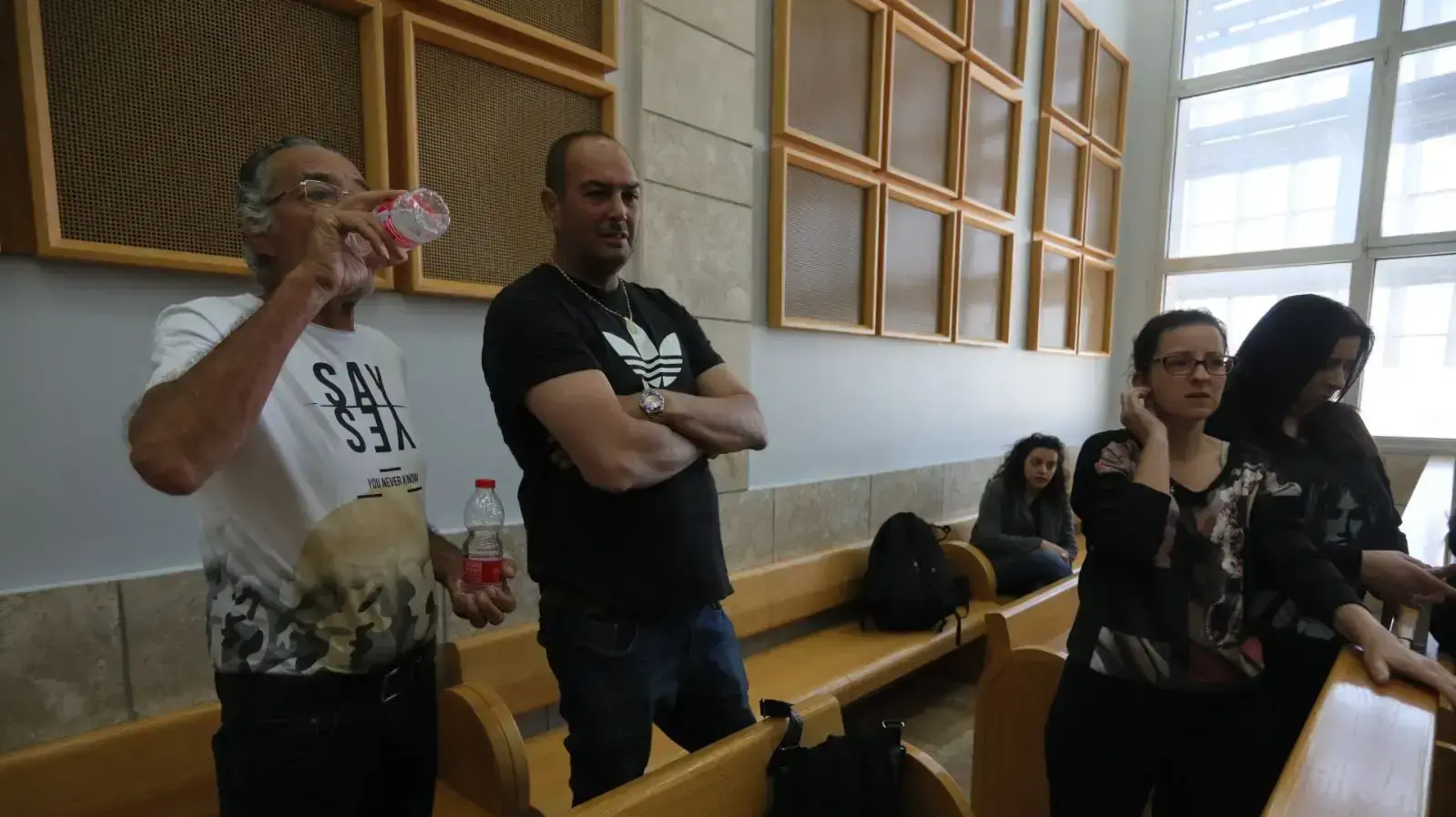 משפחתה של דור כרסנטי בעדות הרוצח ממגדל, נדב סלע, מחוזי נצרת, 6 במרץ 2018 משפחתה של דור כרסנטי בעדות הרוצח ממגדל, נדב סלע, מחוזי נצרת, 6 במרץ 2018