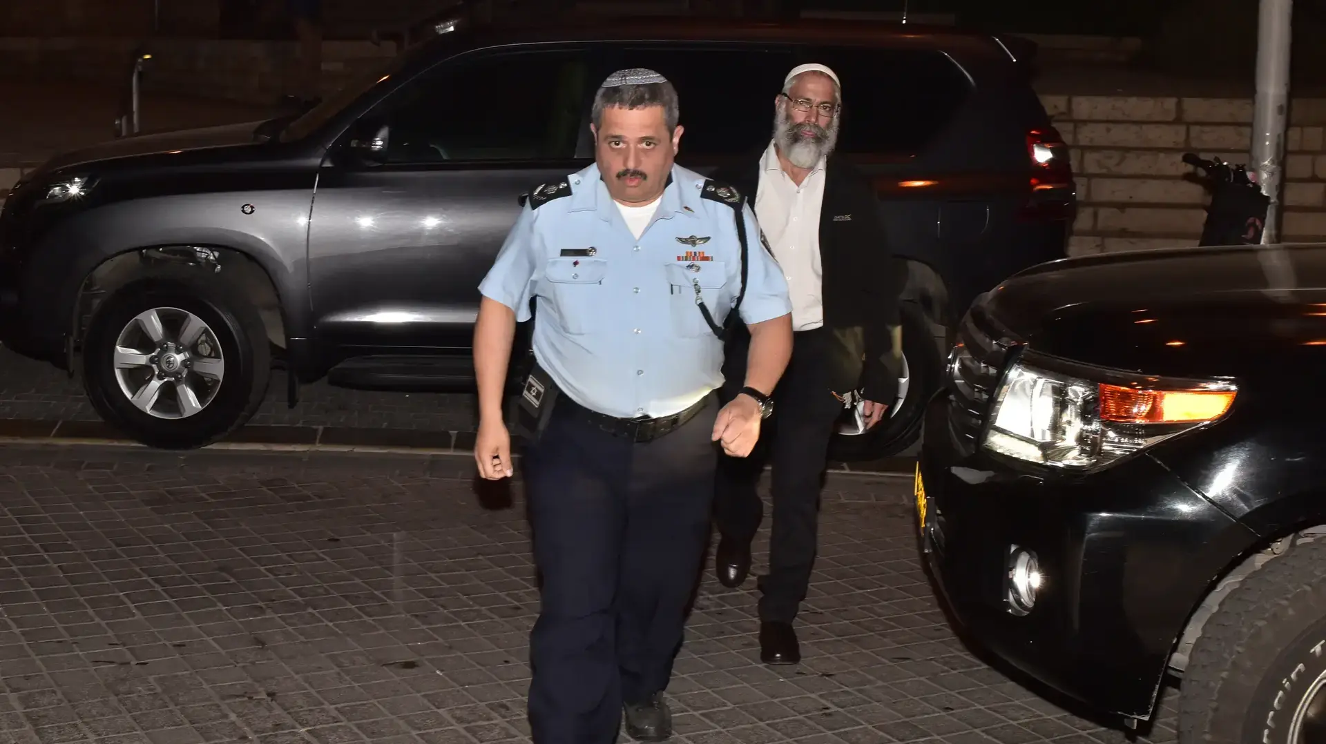 מפכ"ל המשטרה רוני אלשיך מגיע לחתונת ביתו של הרמטכ"ל רב-אלוף גדי איזנקוט, 8 במרץ 2018 מפכ"ל המשטרה רוני אלשיך מגיע לחתונת ביתו של הרמטכ"ל רב-אלוף גדי איזנקוט, 8 במרץ 2018