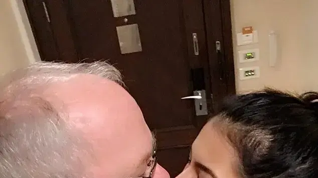 כוכבת פורנו לשעבר נונג נט כוכבת פורנו לשעבר נונג נט