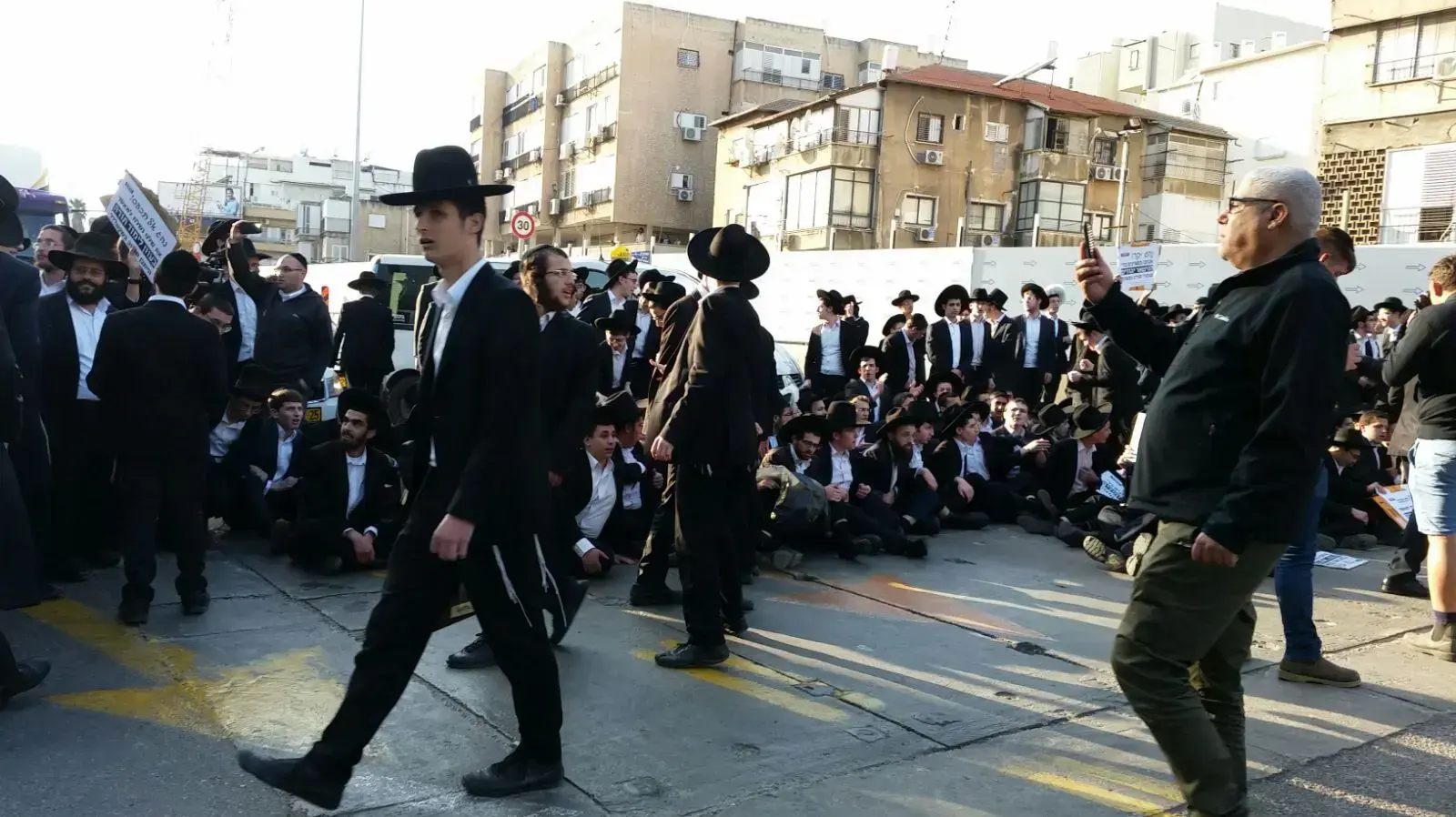 הפגנת הפלג הירושלמי נגד הגיוס 12 במרץ 2018 הפגנת הפלג הירושלמי נגד הגיוס 12 במרץ 2018