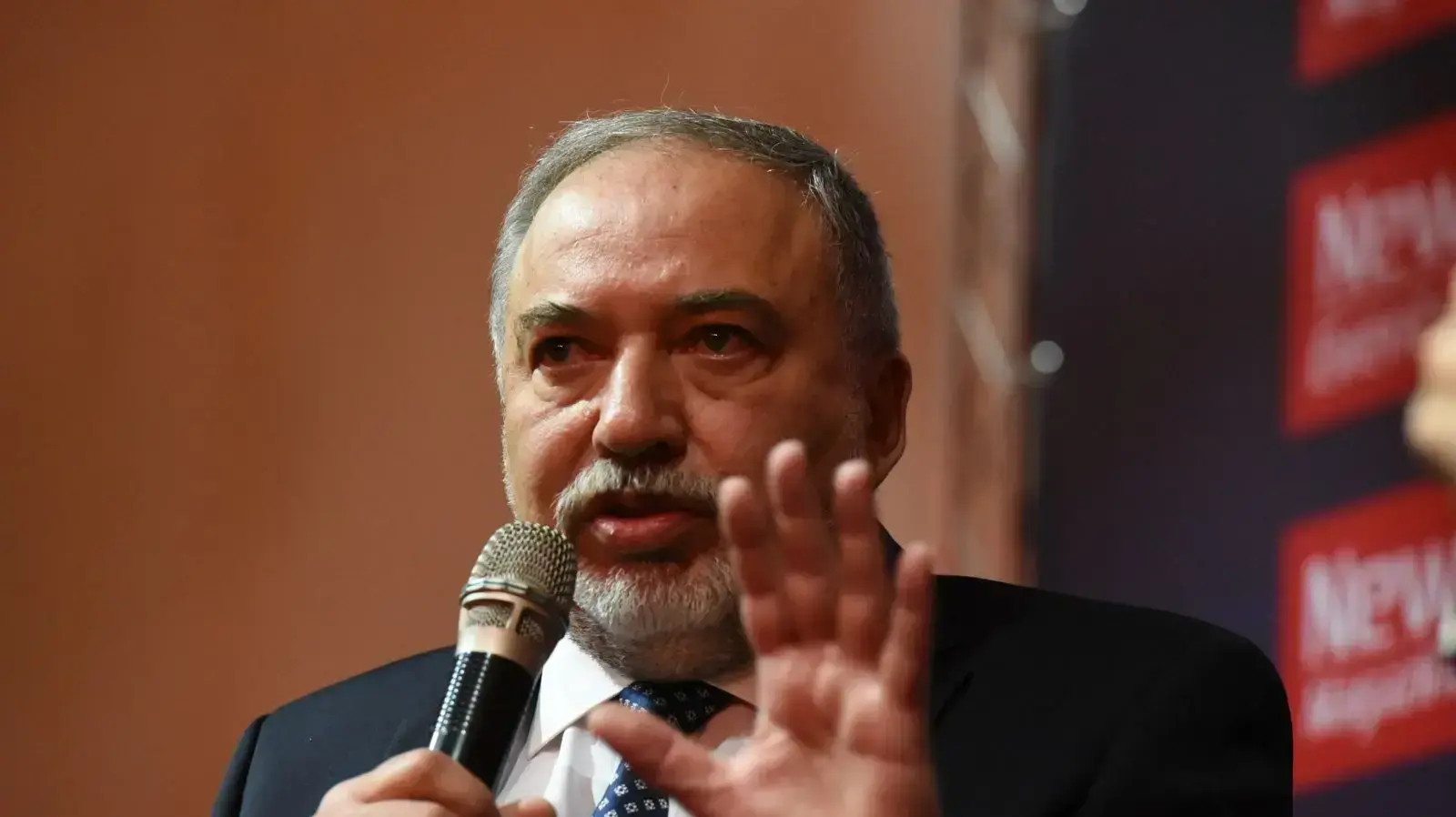 שר הביטחון, אביגדור ליברמן נואם בכנס השנתי לפיתוח יכולות צבאיות, תעופתיות והגנה מפני טילים, אבניו, קרית שדה התעופה, 13 במרץ 2018 שר הביטחון, אביגדור ליברמן נואם בכנס השנתי לפיתוח יכולות צבאיות, תעופתיות והגנה מפני טילים, אבניו, קרית שדה התעופה, 13 במרץ 2018