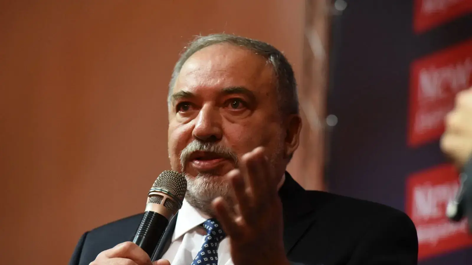 שר הביטחון, אביגדור ליברמן נואם בכנס השנתי לפיתוח יכולות צבאיות, תעופתיות והגנה מפני טילים, אבניו, קרית שדה התעופה, 13 במרץ 2018 שר הביטחון, אביגדור ליברמן נואם בכנס השנתי לפיתוח יכולות צבאיות, תעופתיות והגנה מפני טילים, אבניו, קרית שדה התעופה, 13 במרץ 2018