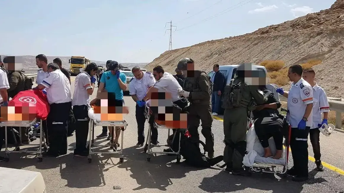התאונה בים המלח שנפצעו 8 אנשים התאונה בים המלח שנפצעו 8 אנשים