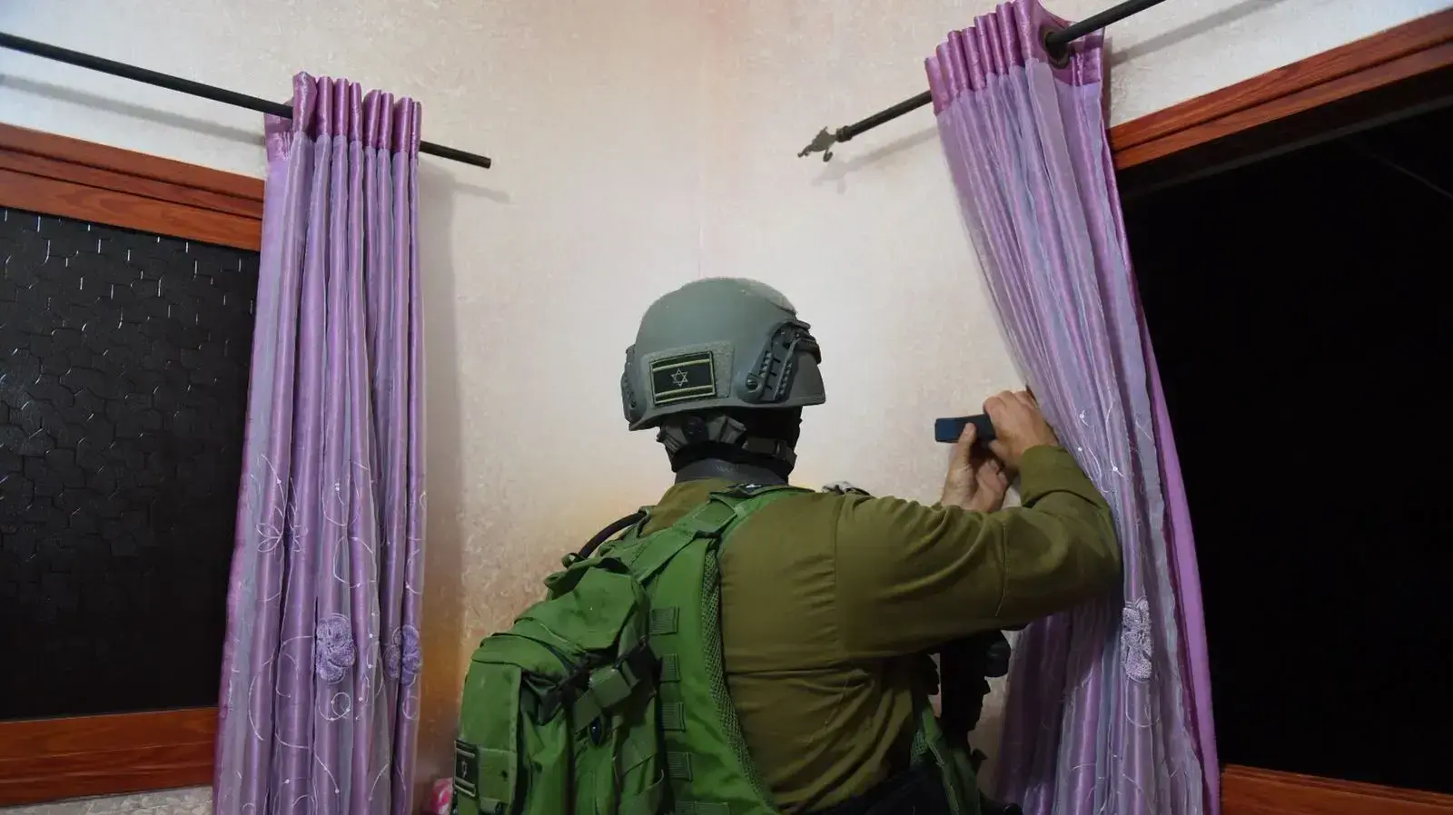כוח צה"ל מבצע מיפוי הנדסי של בית המחבל בברטעה אחרי הפיגוע בצפון השומרון ב-17 במרץ 2018 כוח צה"ל מבצע מיפוי הנדסי של בית המחבל בברטעה אחרי הפיגוע בצפון השומרון ב-17 במרץ 2018