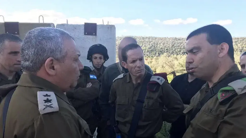 הרמטכ"ל גדי איזנקוט בזירת הפיגוע במבוא דותן הרמטכ"ל גדי איזנקוט בזירת הפיגוע במבוא דותן