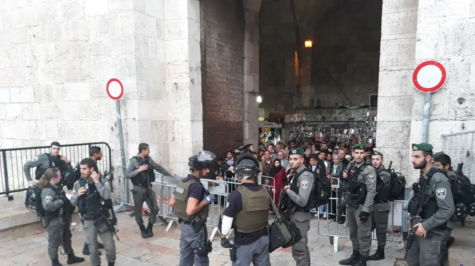 זירת פיגוע דקירה בשער הגיא, ירושלים, 18 במרץ 2018 זירת פיגוע דקירה בשער הגיא, ירושלים, 18 במרץ 2018