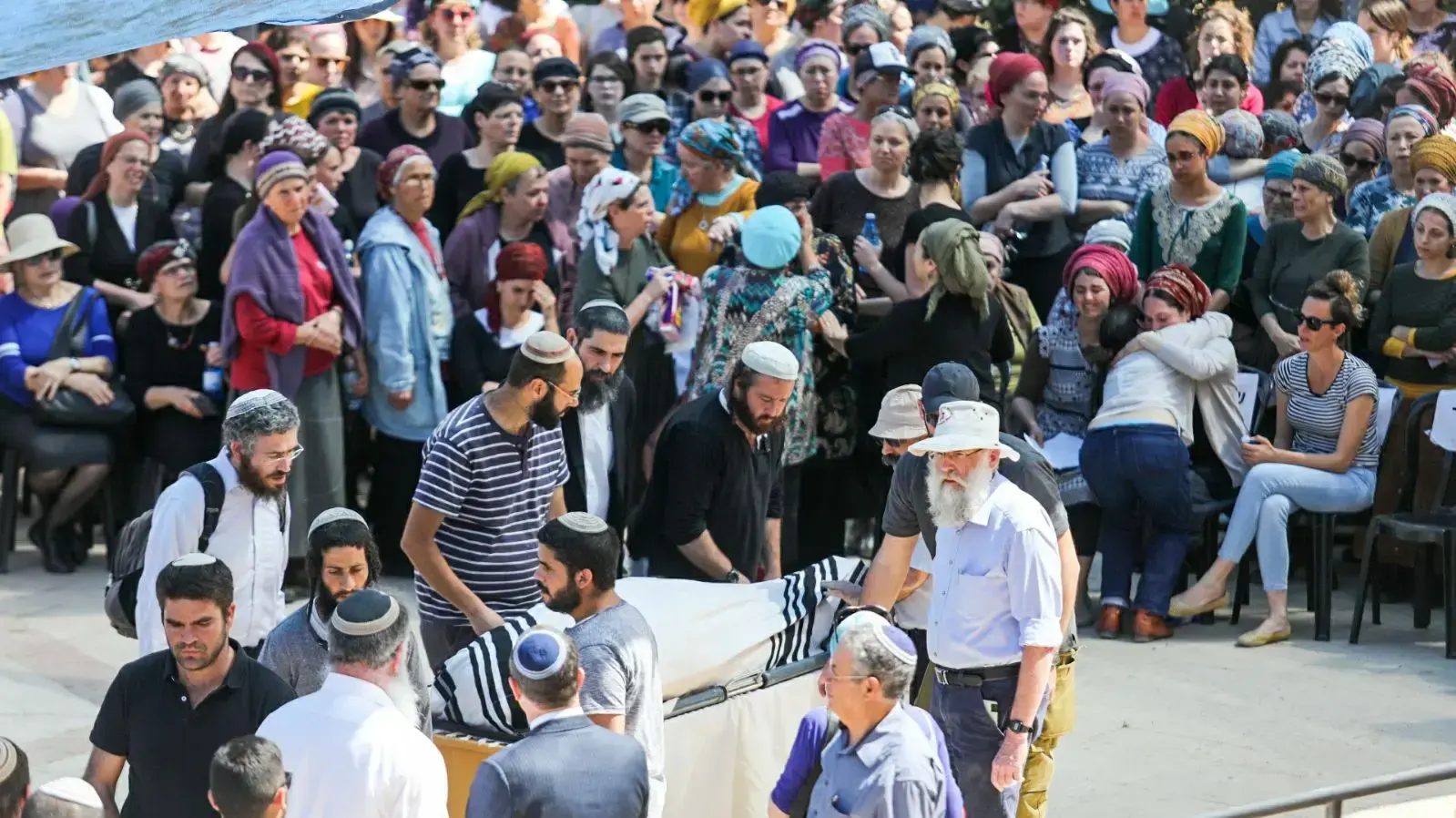 הלווייתו של עדיאל קולמן, הנרצח בפיגוע הדקירה שאירע אתמול סמוך לשער האריות בירושלים 19 במרץ 2018 הלווייתו של עדיאל קולמן, הנרצח בפיגוע הדקירה שאירע אתמול סמוך לשער האריות בירושלים 19 במרץ 2018