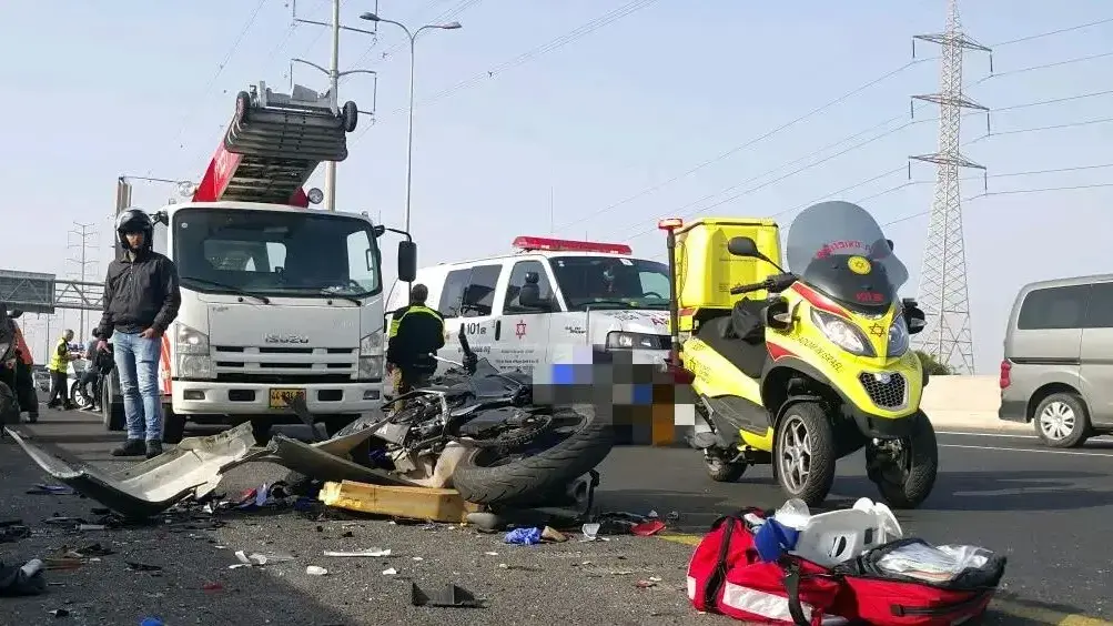 רוכב אופנוע במצב אנוש תאונת דרכים כביש 4 ראשון לציון רוכב אופנוע במצב אנוש תאונת דרכים כביש 4 ראשון לציון