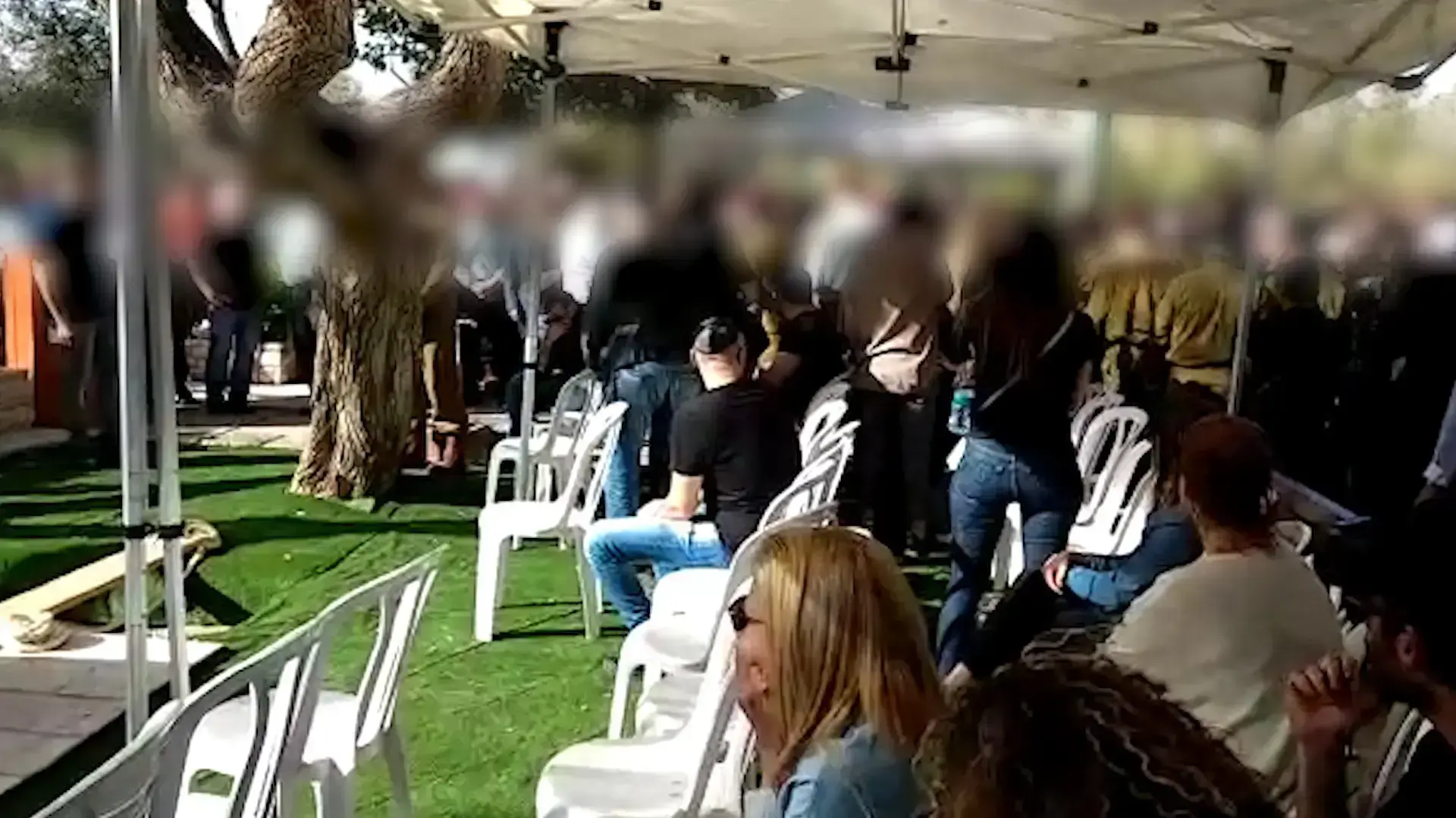הלווייתו של סמ"ר שחר סטרוג, שנהרג בעקבות פליטת כדור מאקדח שכוון לעברו בבסיס הלווייתו של סמ"ר שחר סטרוג, שנהרג בעקבות פליטת כדור מאקדח שכוון לעברו בבסיס