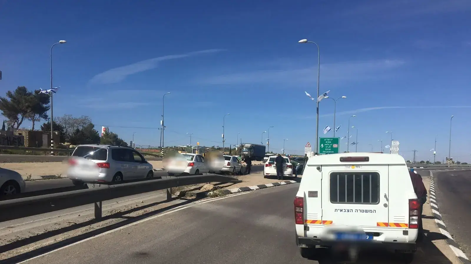 מכונית של המשטרה הצבאית בכבישי יו"ש במסגרת מבצע תנועה רחב היקף