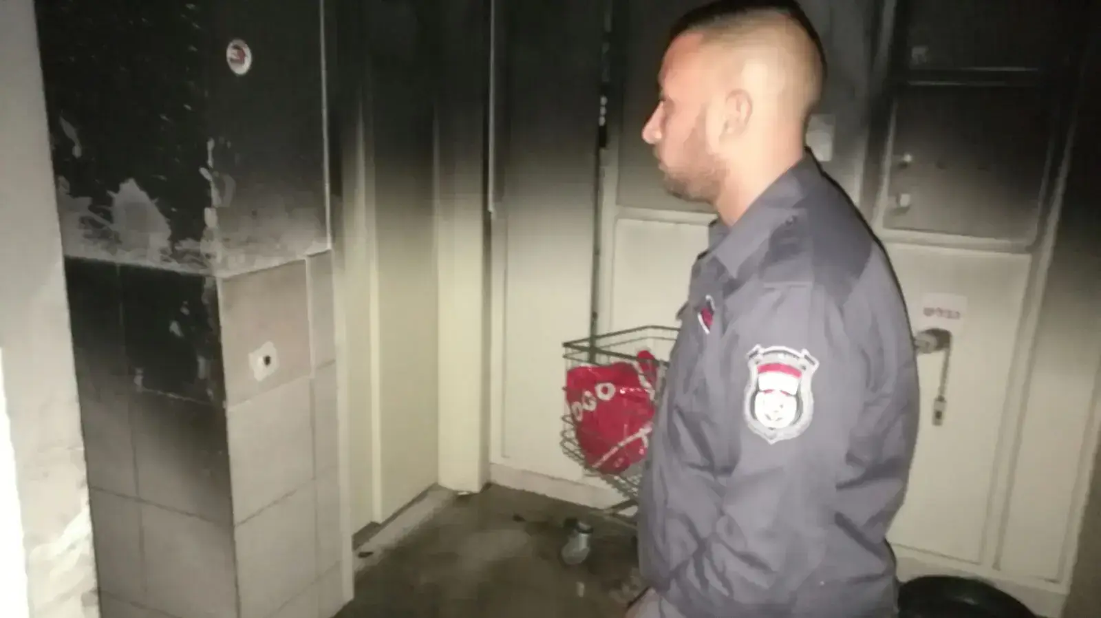 זירת השריפה בבאר שבע, 25 במרץ 2018 זירת השריפה בבאר שבע, 25 במרץ 2018
