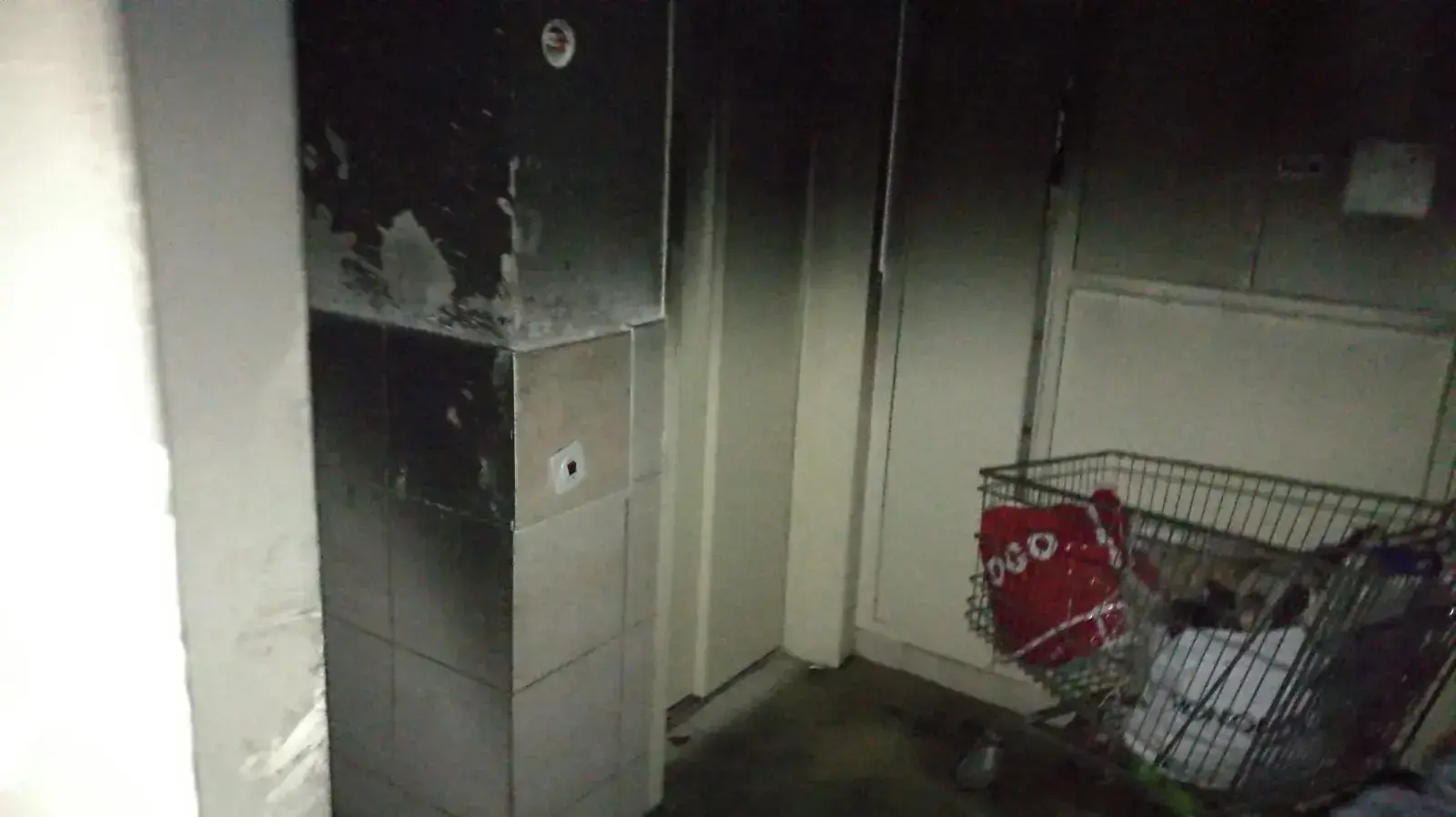 זירת השריפה בבאר שבע, 25 במרץ 2018 זירת השריפה בבאר שבע, 25 במרץ 2018