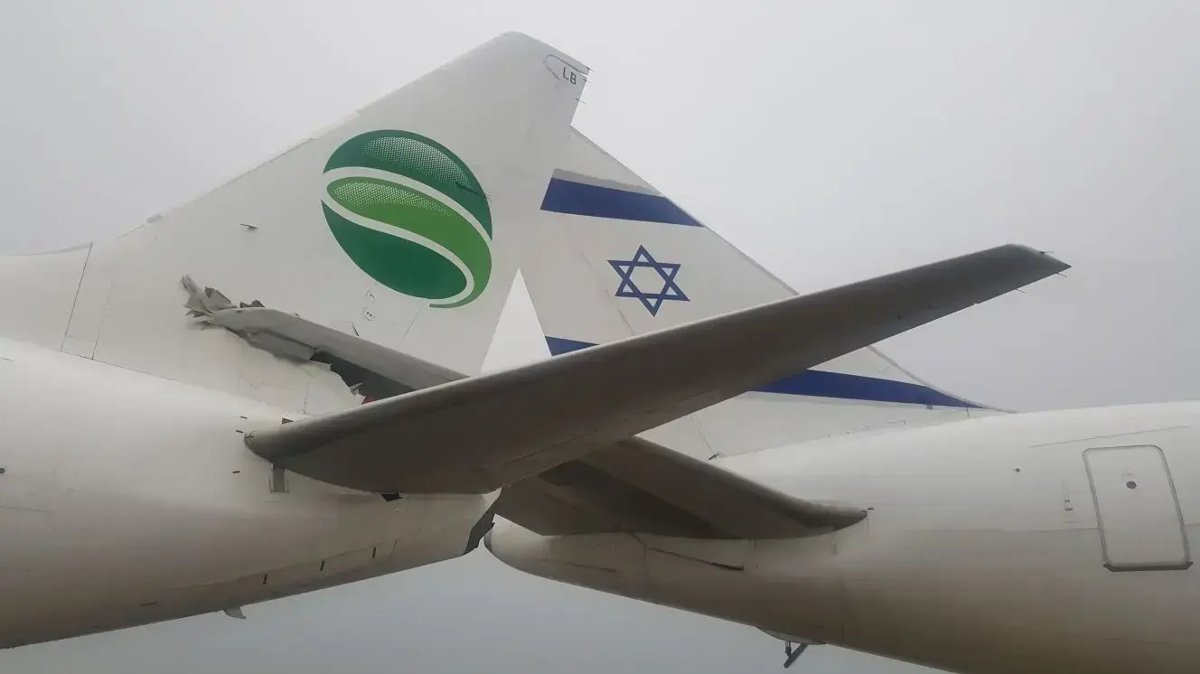 שני מטוסים שהתנגשו קלות על מסלול ההמראה בנתב"ג. 28 במרץ 2018 שני מטוסים שהתנגשו קלות על מסלול ההמראה בנתב"ג. 28 במרץ 2018