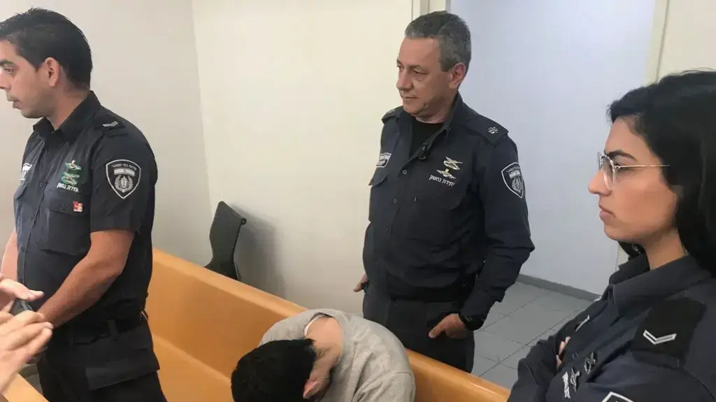 כתב אישום לדורס מאלכ יוסף נהאר אסדי, יליד 1992, תושב שפרעם, נעצר באחת מזירות הפיגועים בעכו לאחר שנורה על ידי חייל ששהה במקום, 29 במרץ 2018 כתב אישום לדורס מאלכ יוסף נהאר אסדי, יליד 1992, תושב שפרעם, נעצר באחת מזירות הפיגועים בעכו לאחר שנורה על ידי חייל ששהה במקום, 29 במרץ 2018