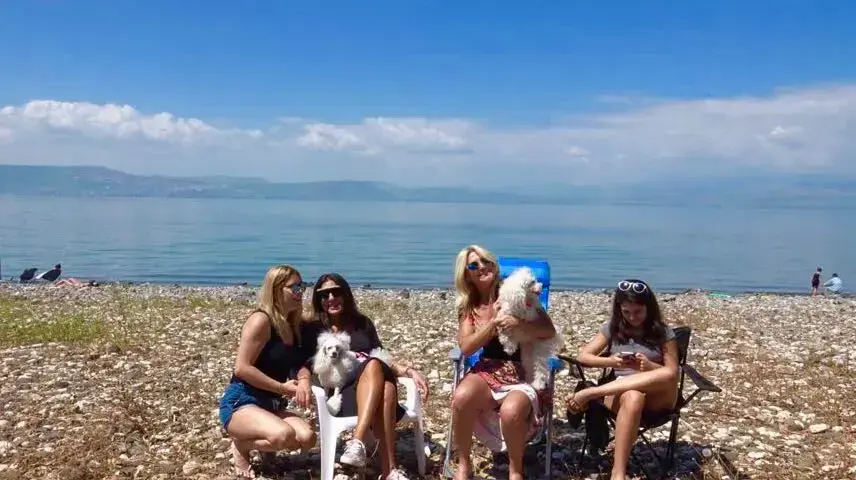 מטיילים בחופי הכנרת בחג הפסח, 31 במרץ 2018 מטיילים בחופי הכנרת בחג הפסח, 31 במרץ 2018