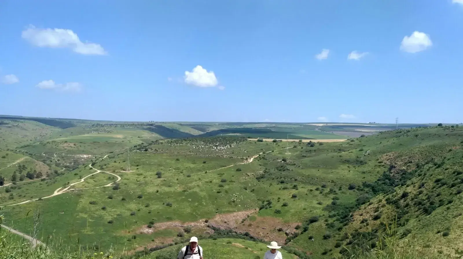 מטיילים בנחל תבור ב-13 במרץ 2018 מטיילים בנחל תבור ב-13 במרץ 2018